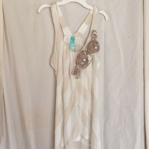 Zoah t-back hi-lo cami with fabric flowers detail